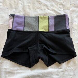 Lululemon Boogie Short Sz 4 In Black / Quilt 10